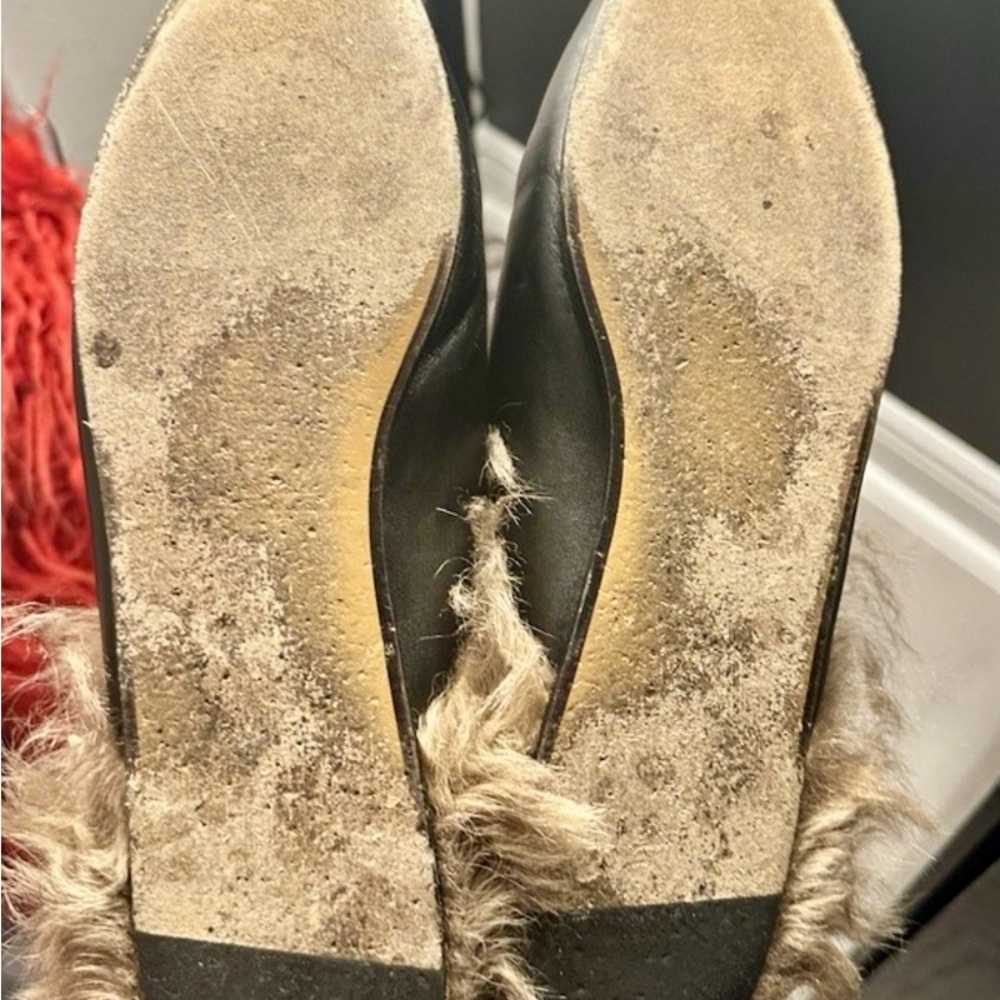 Gucci Black Loafers with Gold Horsebit and Fur Lining - Picture 3 of 3